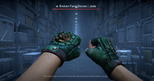 ★ Broken Fang Gloves | Jade (Battle-Scarred) Screenshot