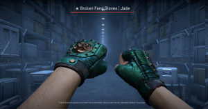 ★ Broken Fang Gloves | Jade (Well-Worn) Screenshot